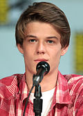 https://upload.wikimedia.org/wikipedia/commons/thumb/3/39/Colin_Ford_SDCC_2014_%28cropped%29.jpg/120px-Colin_Ford_SDCC_2014_%28cropped%29.jpg